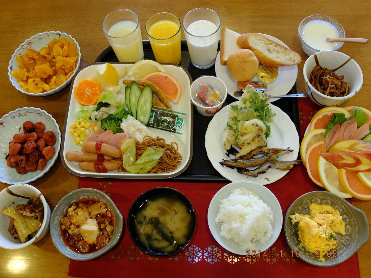 Hotel Crown Hills Katsuta Omotechoten Хитатинака Экстерьер фото